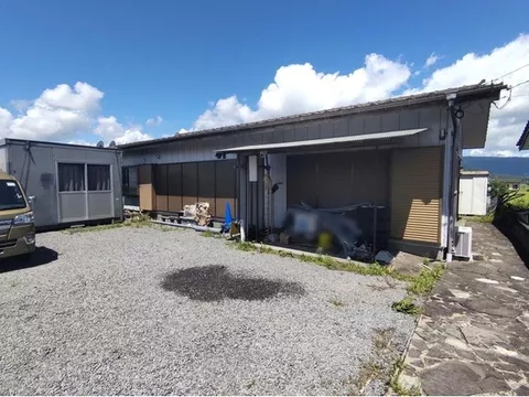 Approximately 112 tsubo of land and parking for 3 cars, a livable single-story 4DK within a 7-minute walk from Uimaki Station