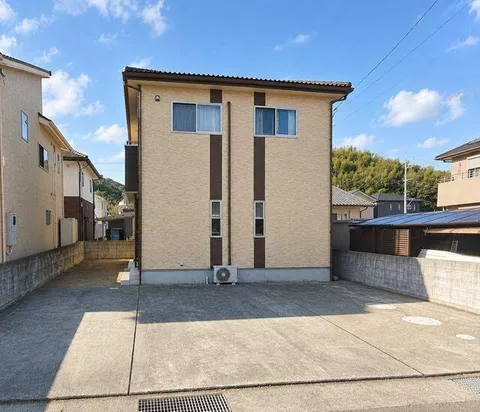 Komatsushima City Shibafu Town Nishiura (Minami Komatsushima Station) 2-story 4LDK