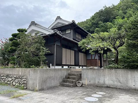 Used single-family home, Kawanobori, Tobe Town, Iyo County, built in 2003