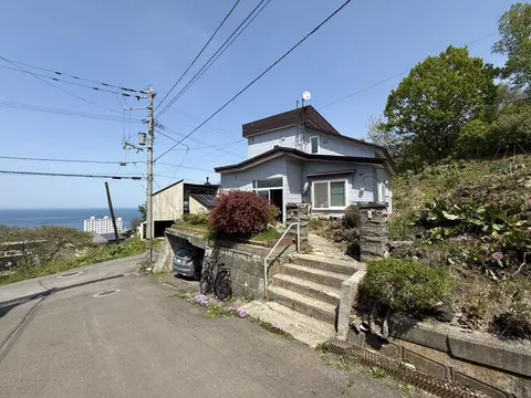 Otaru City, Sakura 2-chome (Otaru Chikko Station), 2 stories above ground, 1 basement, 5LDK
