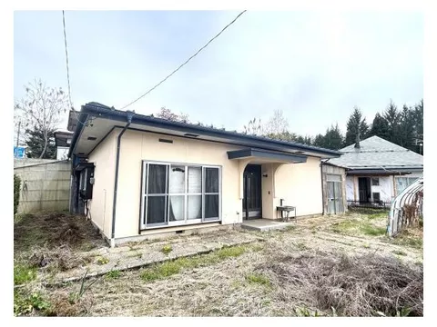Current sale until April 30 / A single-story house with a garden in Haramura is now available! / Parking for 2 cars available / Living environment