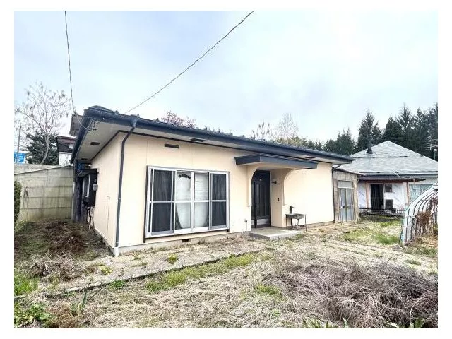 Current sale until April 30 / A single-story house with a garden in Haramura is now available! / Parking for 2 cars available / Living environment
