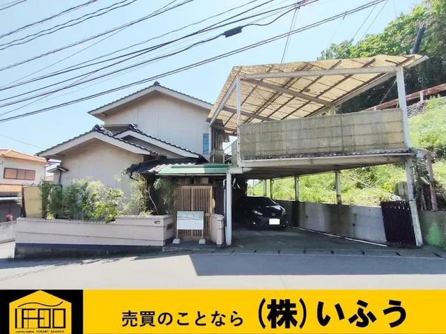 A 6DK used house located on a corner lot facing two roads to the northeast, with good sunlight.