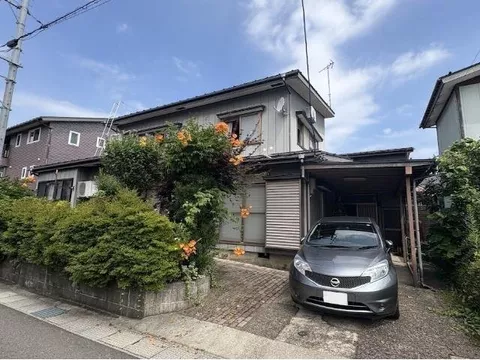 A house in Higashihoncho 3-chome blessed with livability and living environment
