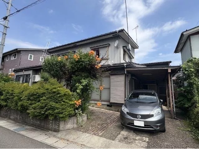 A house in Higashihoncho 3-chome blessed with livability and living environment