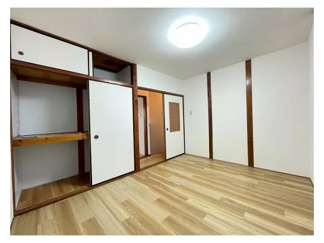 [Brokerage property by our company] 10-minute walk to Kyubouji Station; nearby facilities are abundant; renovation history available.