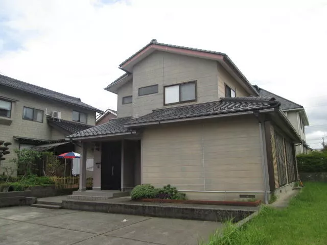 15 minutes on foot from "Unochi" Station, Nanao Line