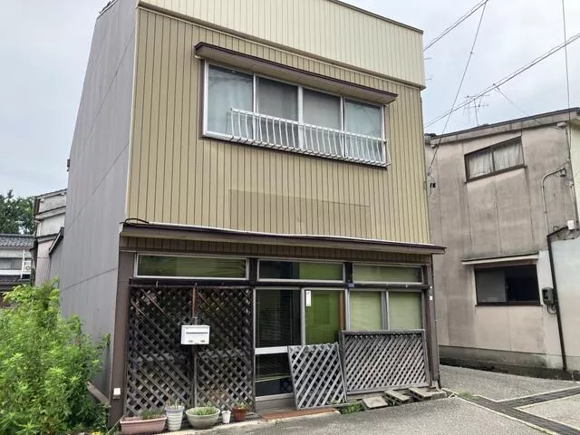 Imizu City, Yahata 2-chome (Higashi-Shinminato Station) 3-story 6DK