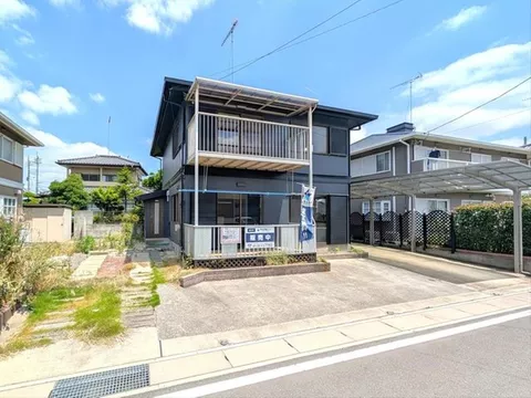 New price as of 5/15◆Parking for 5 cars◆7 minutes on foot to Yuki Nishi Elementary School◆Quiet residential area◆South-facing road with good sunlight◎