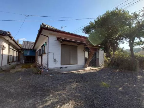 Ebino-shi, Ebino-shi Oaza-Imanishi (Ebino-kaminoe Sta.) Single story house, 4DK

2,480,000 yen