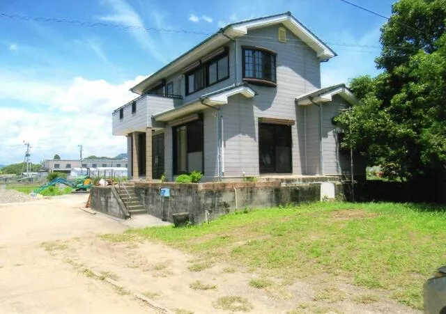 Nobeoka City, Shimomiwa Town (Minami-Nobeoka Station) 2-story 4LDK