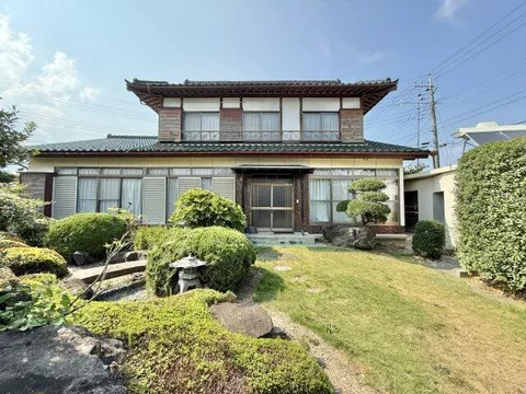Nishikawari, Ogasawacho, Nirasaki City (Nirasaki Station) 2-story 7DK