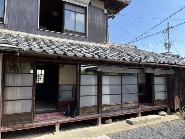 Yasu-shi Hie (Yasu station) 2F 8DK

3,890,000 yen