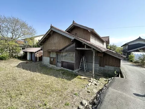 Tohaku-gun, Kitae-cho, Otani (Yura Station) 2-story building 10LDK