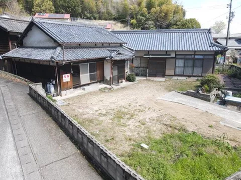 2F 8DK in Kitaura, Hakata-cho, Imabari-shi, Hyogo

3.8 million yen