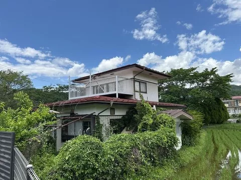 99 minutes walk from JR Iida Line "Kawaji"