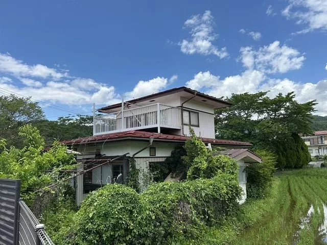 99 minutes walk from JR Iida Line "Kawaji"