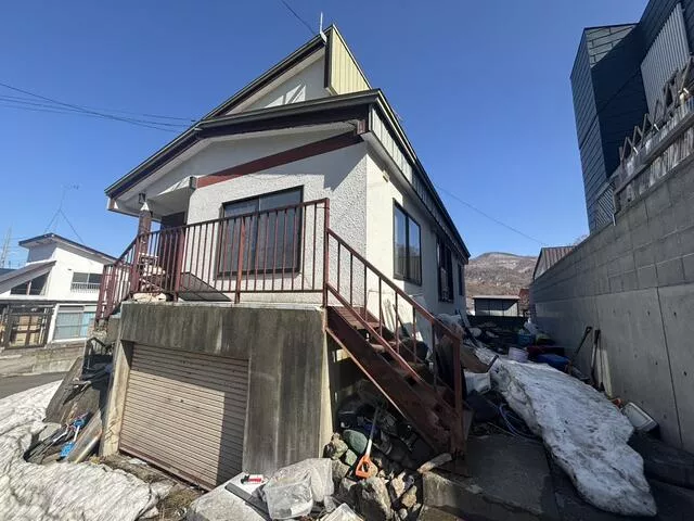 Otaru City, Katsuoka-cho (Zenibako Station) 2 stories above ground and 1 basement, 4LDK