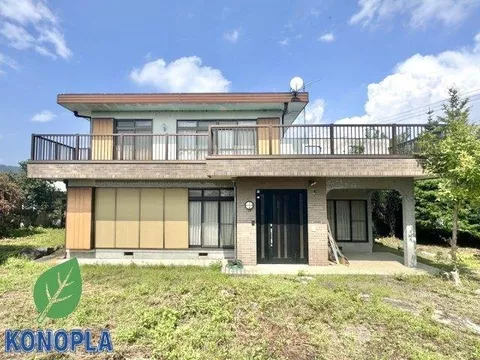 Large space of 204 tsubo☆With carport■City gas■Wide balcony■Good view