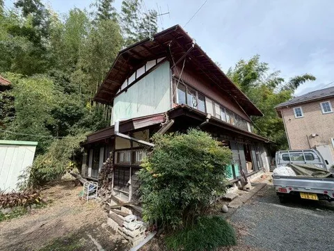 2F 4LDK in Kurohone-cho Shimotazawa, Kiryu-shi, Kiryu (Mizunuma Sta.)

1,980,000 yen