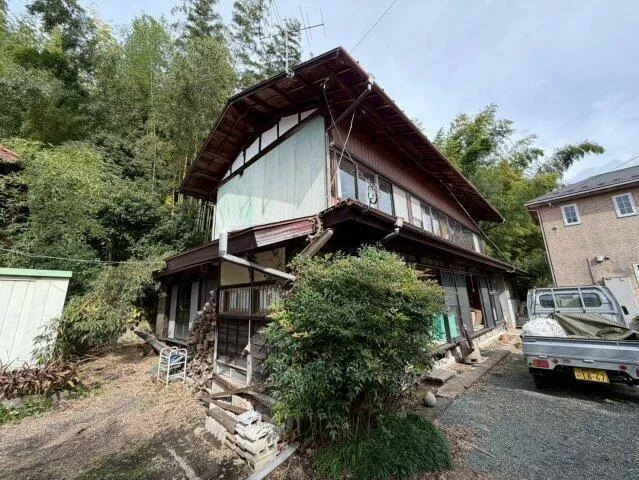 2F 4LDK in Kurohone-cho Shimotazawa, Kiryu-shi, Kiryu (Mizunuma Sta.)

1,980,000 yen