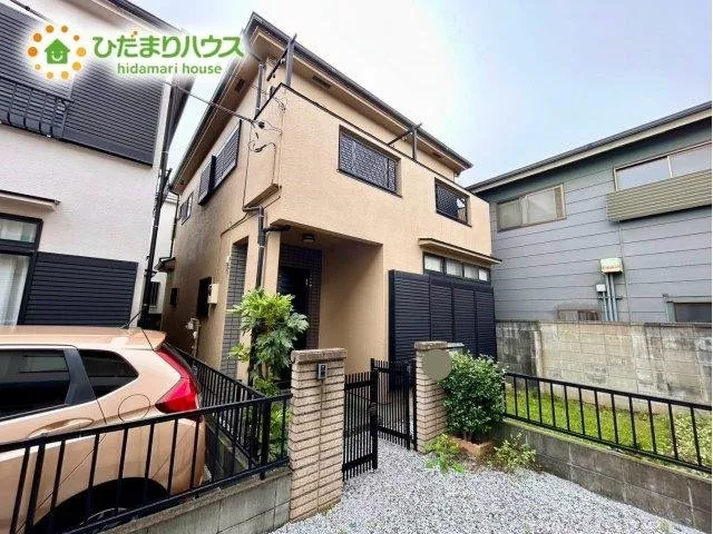 12 minutes on foot to Okegawa Station! Being close to the station makes commuting and going to school smooth.