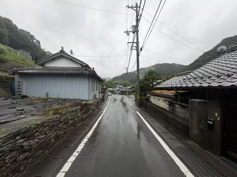 Miyoshi City, Ikeda Town Nakanishi Iba (Minawa Station) Single-story building 4DK