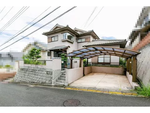 Includes 1 carport (vehicle type restrictions apply), 2-story "5LDK"
