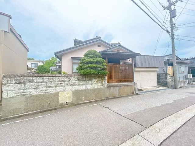 [Open house event] [Current sale until July 31] Parking for 2 cars available / Front road width about 6.5m / Front road