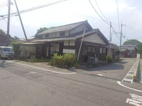 Nearest JR Omihachiman Station ◎ 15 minutes by car! Property sold by our company