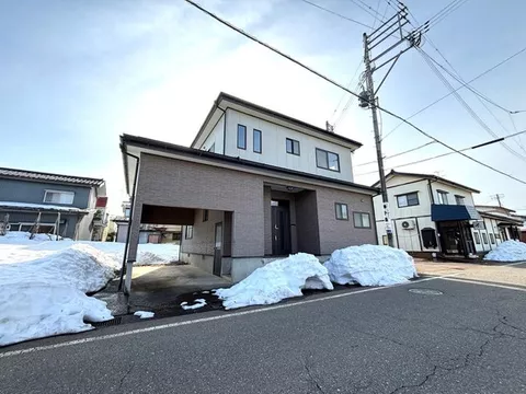 Bright corner lot♪ Two rooms available with partitioned Western-style rooms♪ Immediate viewing possible as it is vacant!