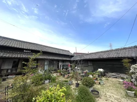 Land area over 105 tsubo♪ 8 minutes on foot to Taketoyo Station♪ Enjoy a spacious life with a south-facing garden♪
