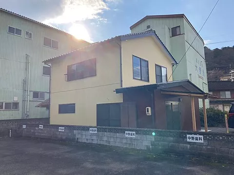 Used single-family home, 1-minute walk from Anabuki Station on the JR Tokushima Line, get off at Anabuki Tsuji