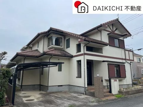 All rooms are over 6 tatami! Spacious 4LDK layout ♪