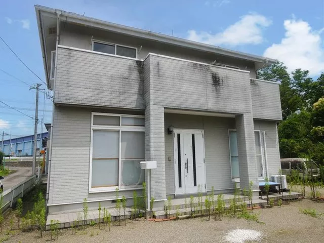 Spacious 61 tsubo lot! Parking for 2 cars available! 41 tsubo building with 5LDK! All rooms are over 6 tatami mats!