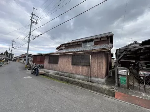 Wakamiya-cho, Omihachiman-shi (Omihachiman Sta.) 2F 7DK

5,800,000 yen
