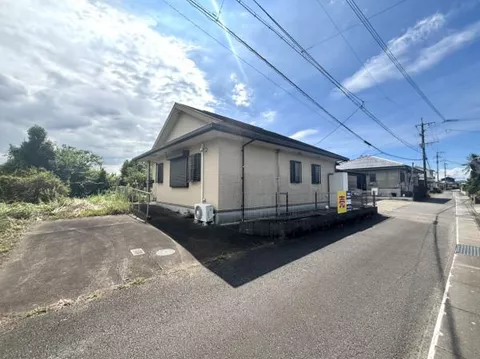 Minobara Town, Miyakonojo City (Isoichi Station) Single-story building 3DK