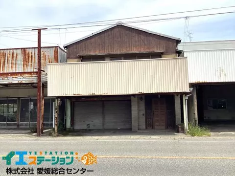 Saijo-city, Komatsu-cho, Shinyashiki （Iyo-Komatsu station） 2F 7LDK

4.9 million yen