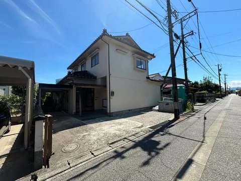 Viewings are available anytime! Please feel free to contact us! Moving support price!