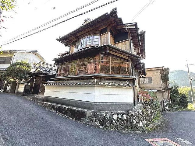 Used single-family home Iwase used house