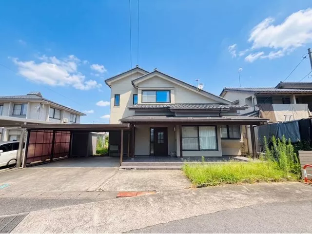 [Renovation history available] Ample parking + all-electric + comes with 4 air conditioners in a used detached house!