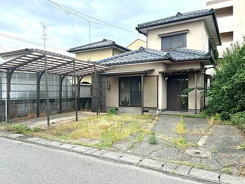 Used single-family home in Awara City, Tanaka-naka