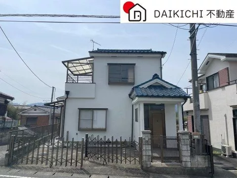 Two parallel parking spaces available! You can enjoy a calm life in a quiet residential area♪
