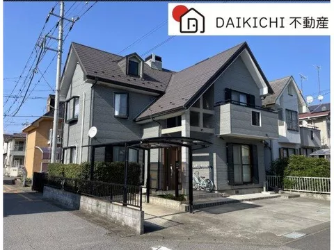 Southwest corner lot × a home full of openness! A reliable lightweight steel frame residence! Parking for 4 cars available!