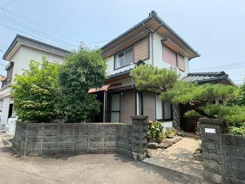Anan City, Gakuhara-cho Eboshike (Anan Station) 2-story building 6DK