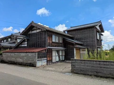 Used house close to Iwamuro Station and Iwamuro Onsen