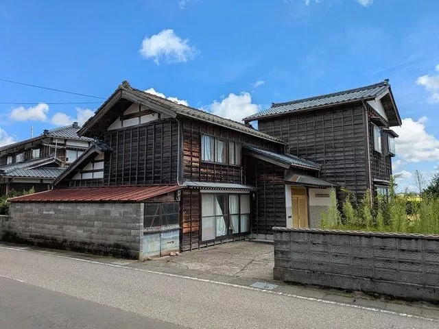 Used house close to Iwamuro Station and Iwamuro Onsen