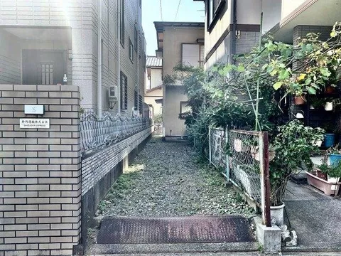 ▼ Here is a property with just the right size of 4DK.
