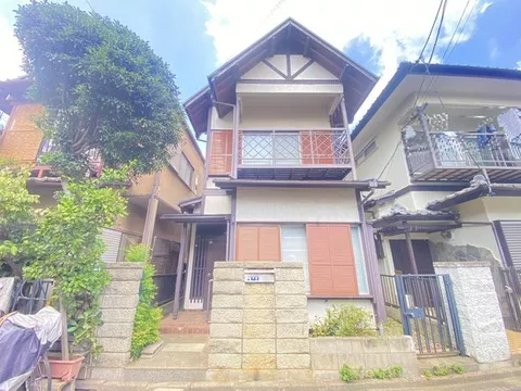 ◆ Affordable property close to the station! ◆ Detached house facing the south road!