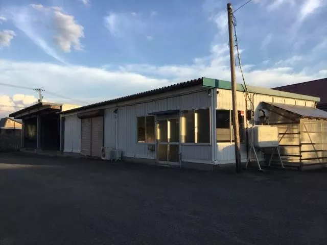 About 50m to National Route 13, large vehicles can enter! A well-located property with good access.